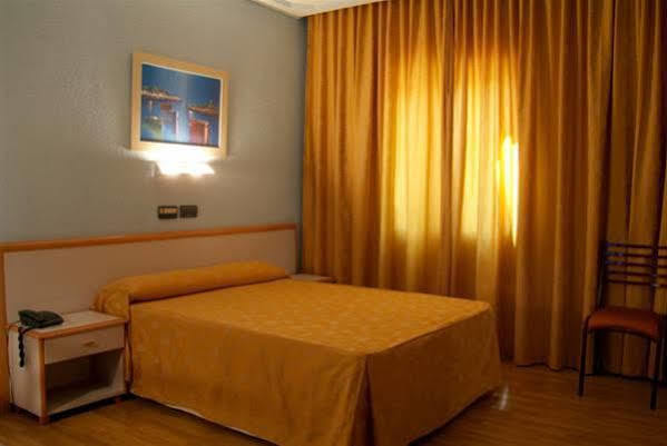 פוארטויאנו Hotel Verona מראה חיצוני תמונה